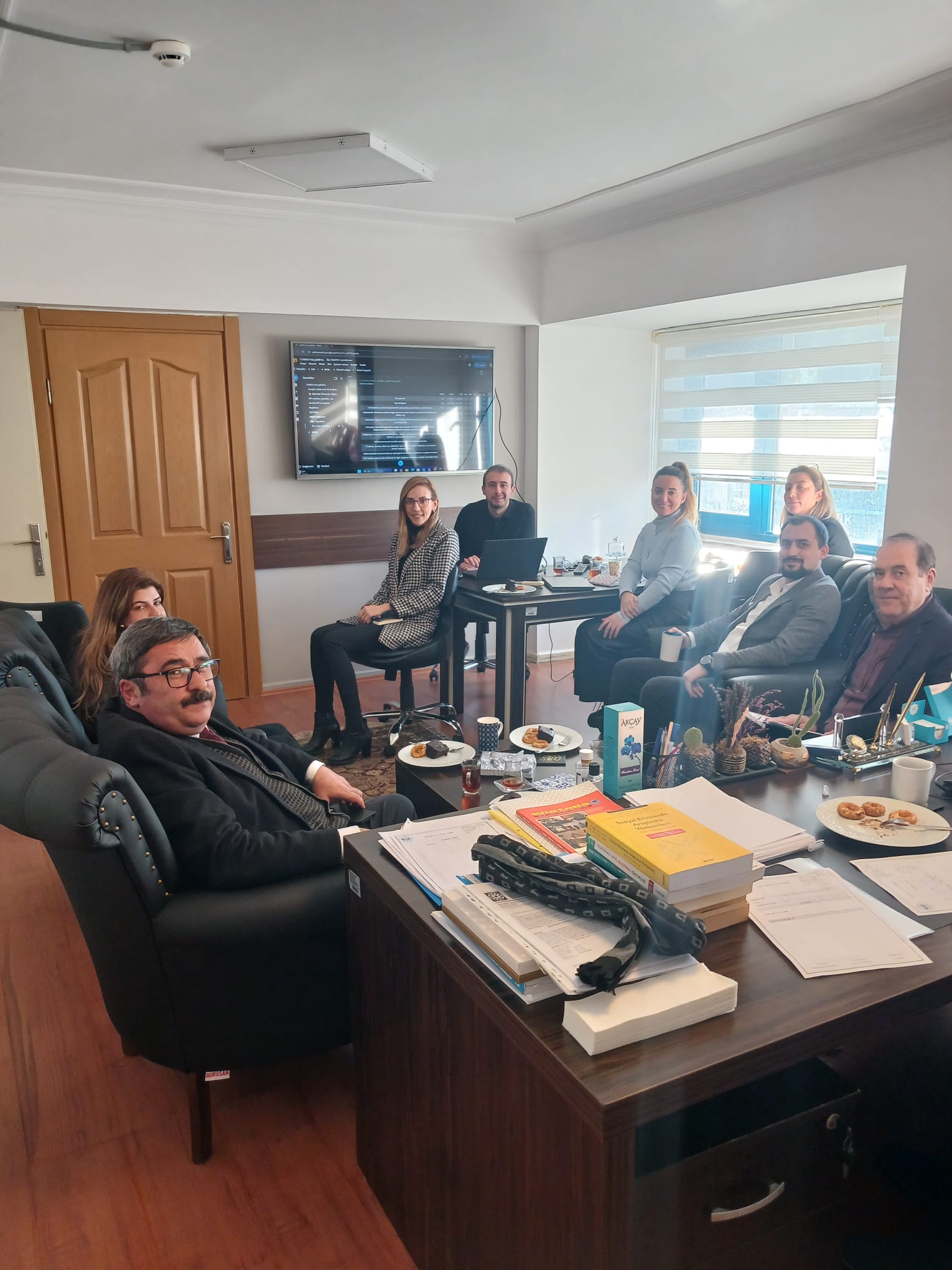 Anket analizleri hakkında üst yönetim toplantısı gerçekleştirildi.