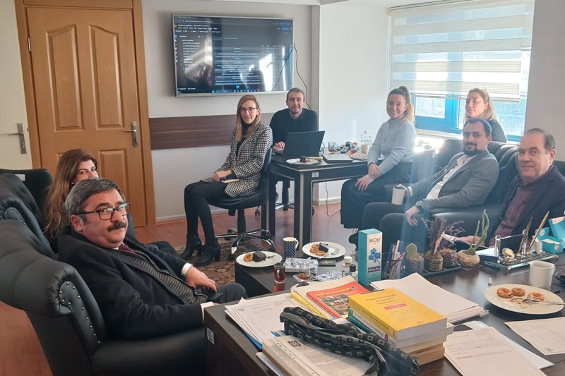 Anket analizleri hakkında üst yönetim toplantısı gerçekleştirildi.