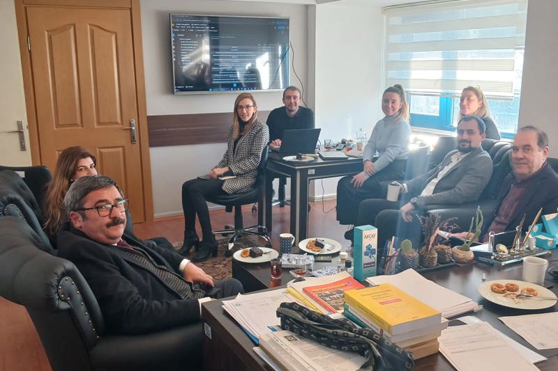 Anket analizleri hakkında üst yönetim toplantısı gerçekleştirildi.